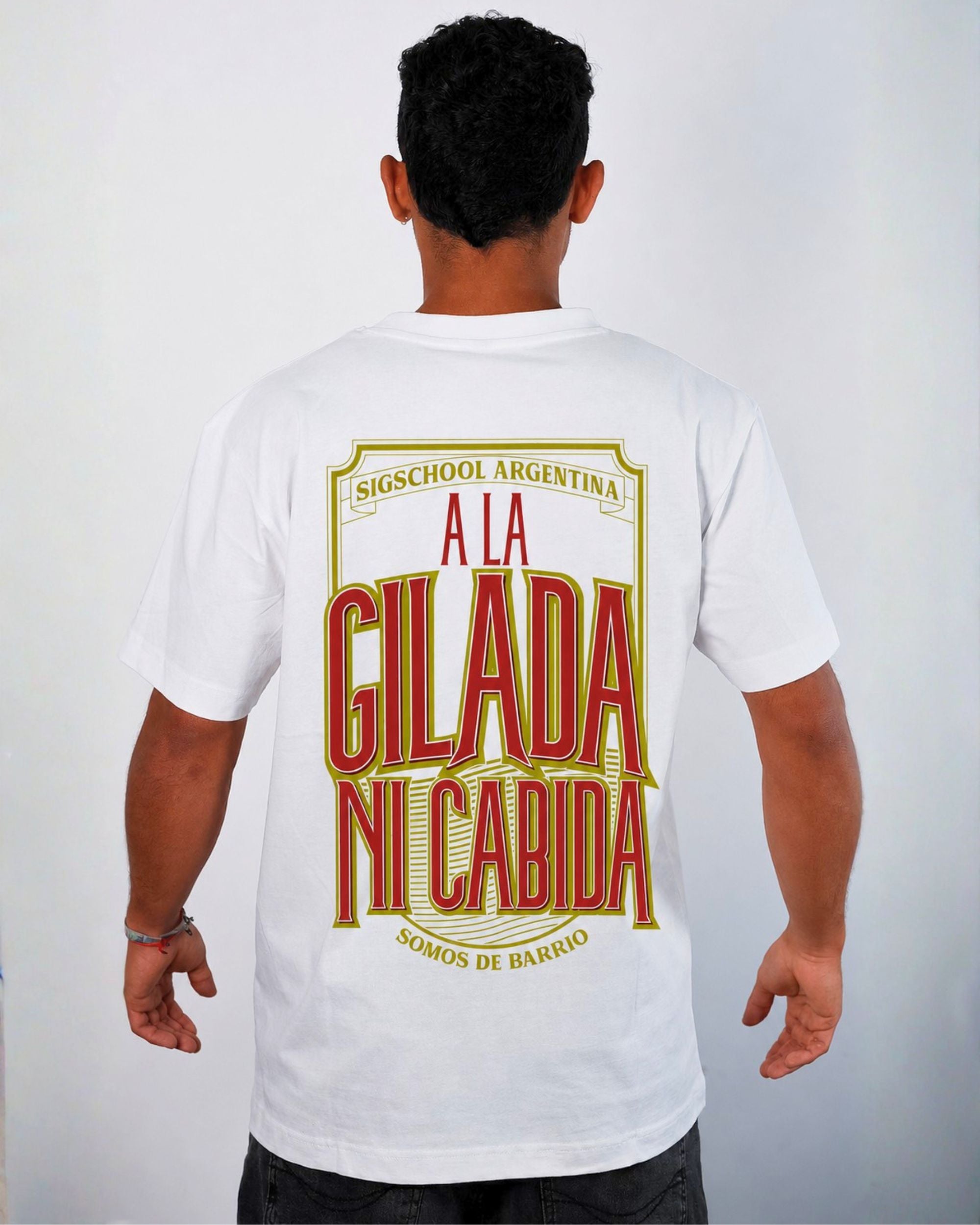 A LA GILADA NI CABIDA